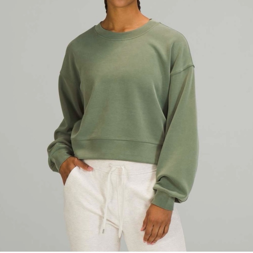 Lululemon Perfectly Oversized Cropped
Crew Softstrem Sweater Size S